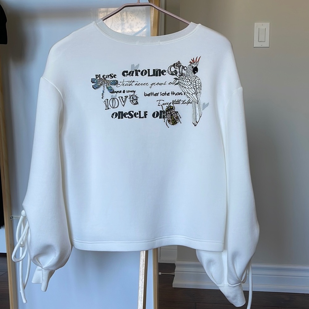 Caroline full of details Elegant hoodie